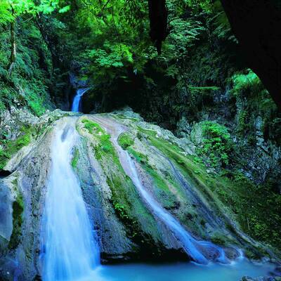Lowe Waterfall